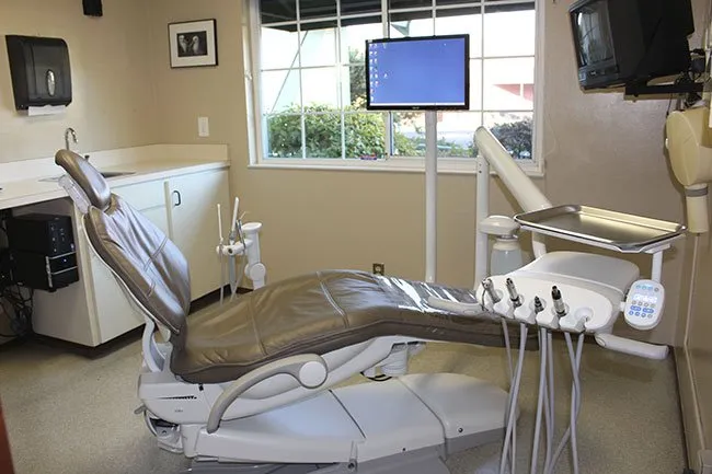 {PRACTICE_NAME} Cloverdale office surgical room